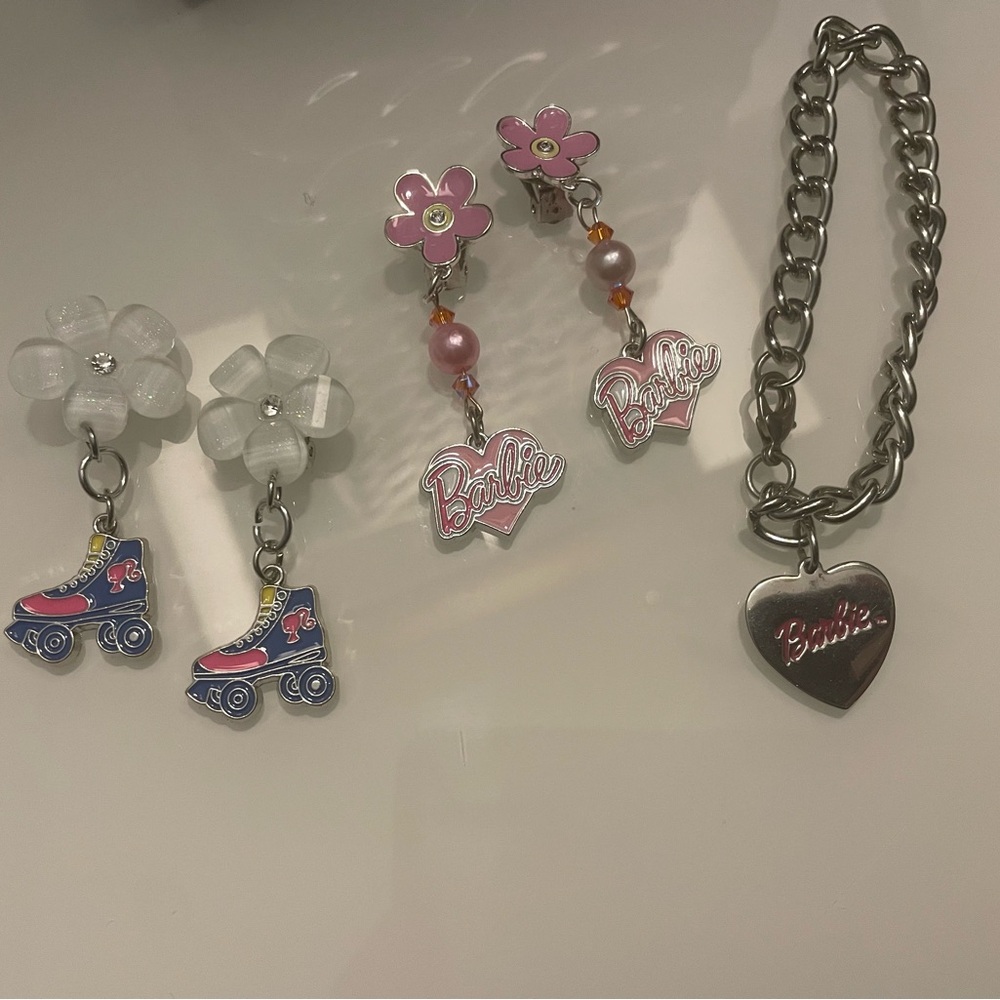 Barbie metal earrings bracelet set roller skates heart